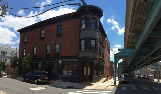 Front Street Cafe at the corner of Front Street and Thompson Street one block from the Girard El stop. Photo taken July 2015.